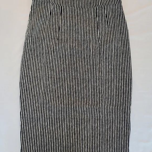 Vixen By Micheline Pitt Pencil Skirt in Black and White Stripes - Picture 3 of 8